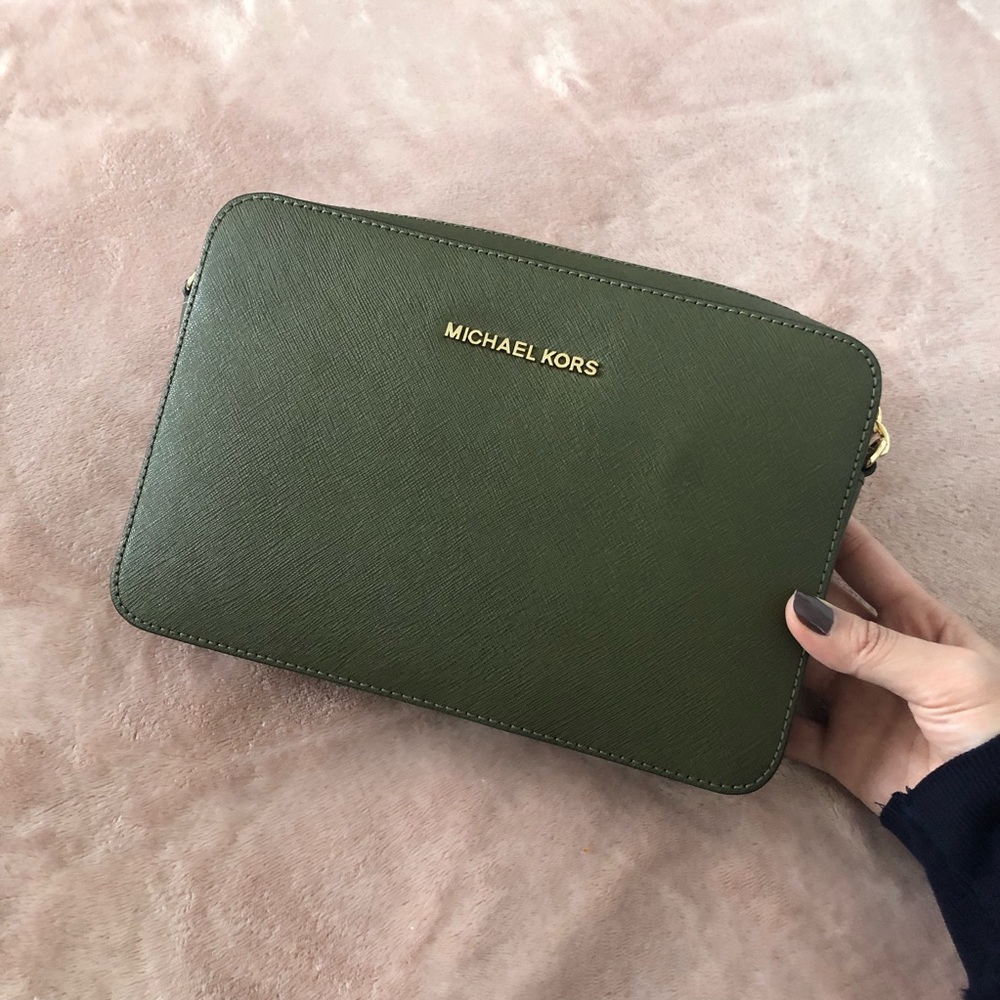 Michael Kors Jet Set Travel Crossbody